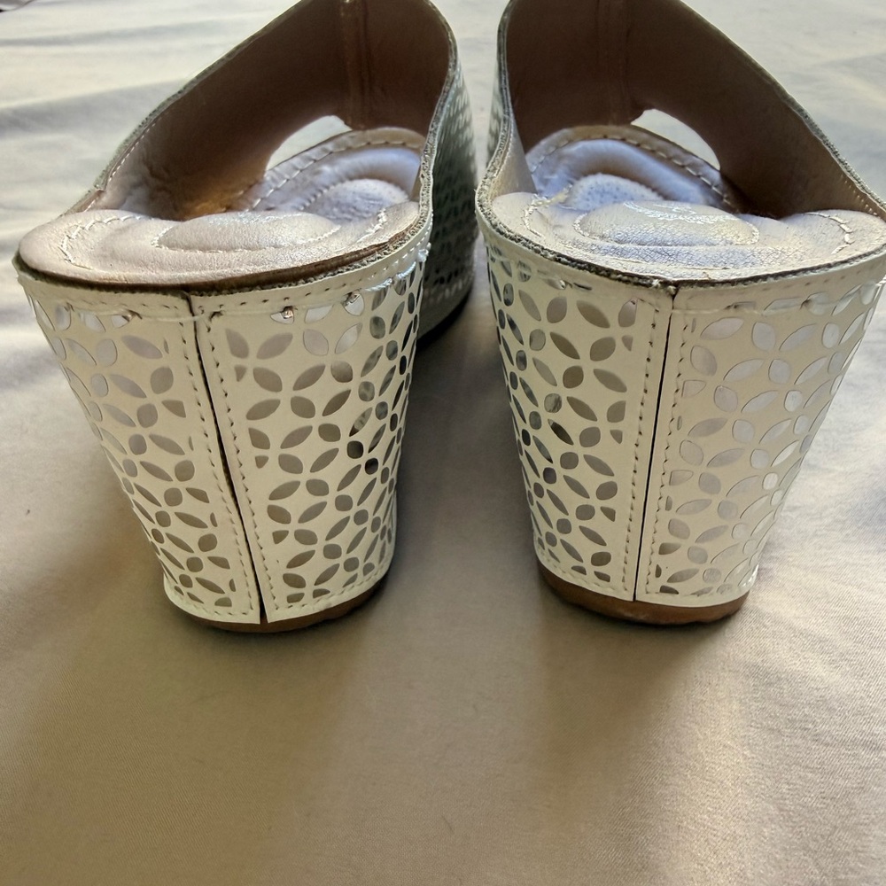 Stylish White platform style Women's Shoes - Picture 3 of 7